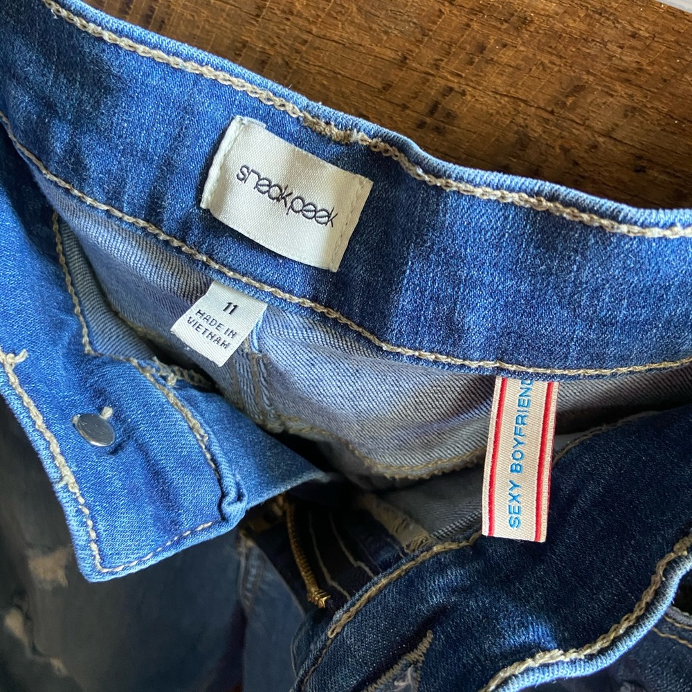 Sneak Peek size 11- Sexy Boyfriend cut
